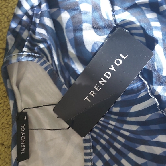 NWT DRESS, Size L,  96% Polyester,4% Elastan - Picture 8 of 10